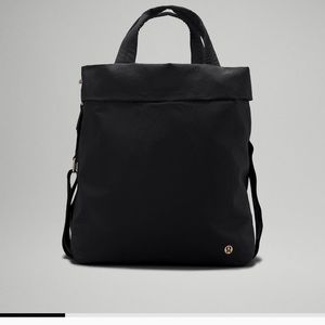 Lululemon On My Level bag